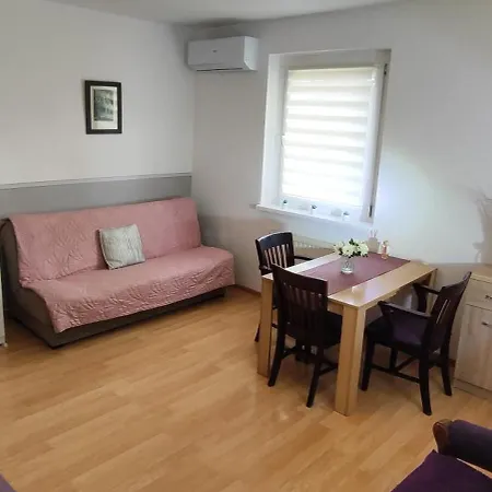 Przy Wroclawskim Stadionie Apartment *